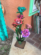 Load image into Gallery viewer, Multi Color Rose Vase
