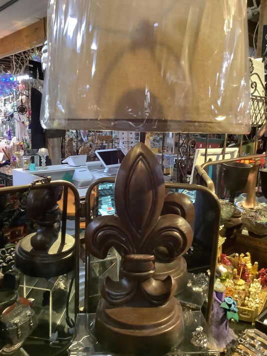 Fleur D Lis Lamp 24”