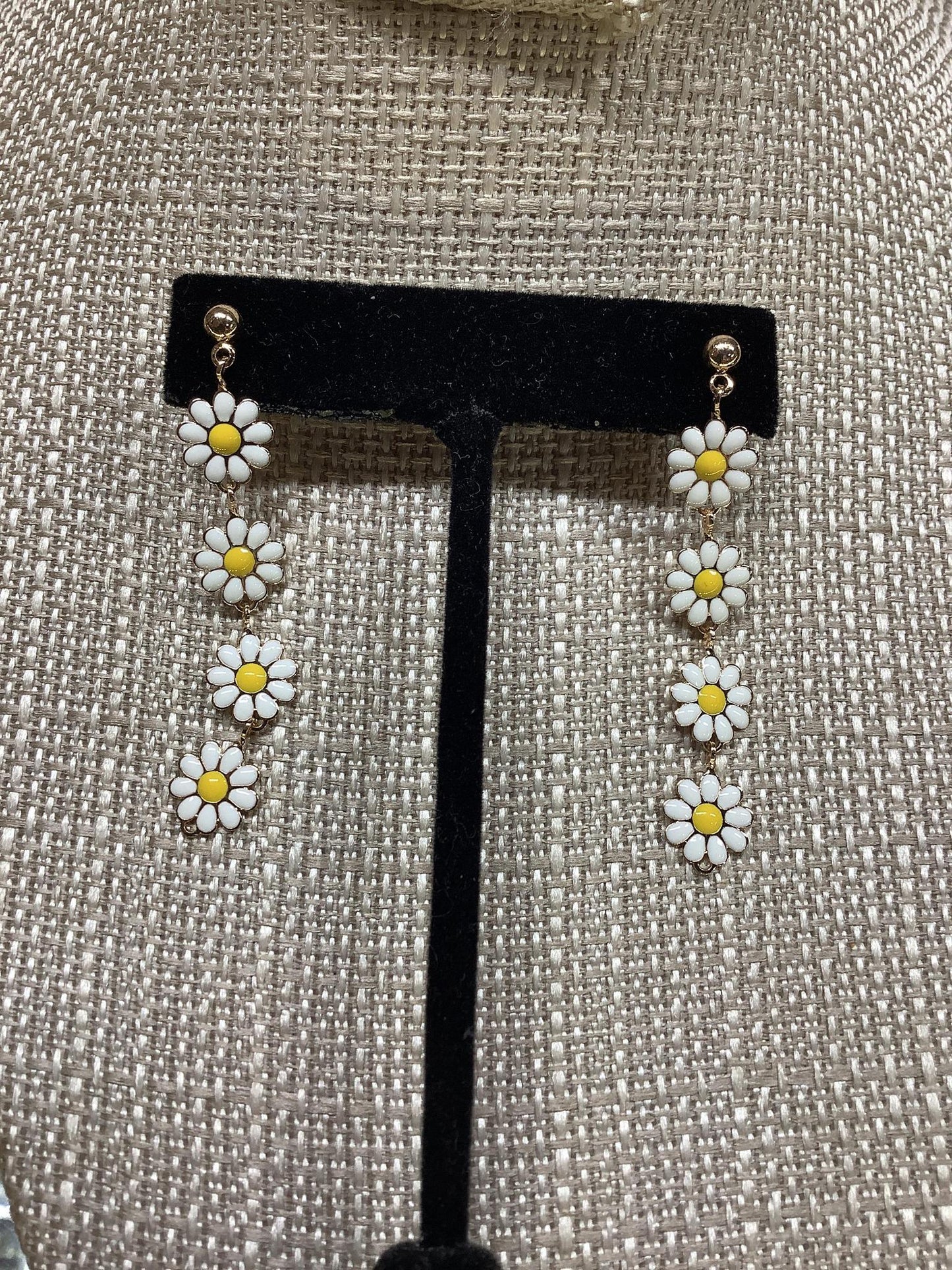 Daisy Chokers